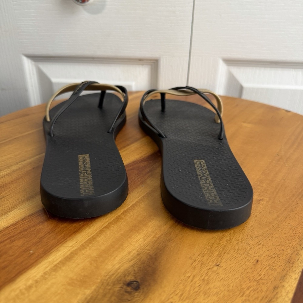 Ipanema Kirei Black Gold Strappy Sandals Women's Size 8 / 9 Beach Cruise Office - Picture 2 of 8